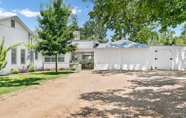 4-bedroom rental at 508 N Orange St in Fredericksburg, TX — photo 1