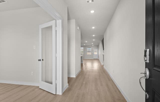 4-bedroom rental at 7929 Coffee Mill in San Antonio, TX — photo 2