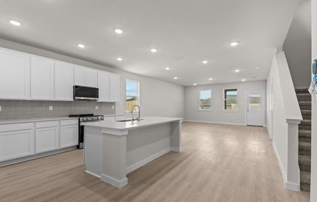 4-bedroom rental at 7929 Coffee Mill in San Antonio, TX — photo 4