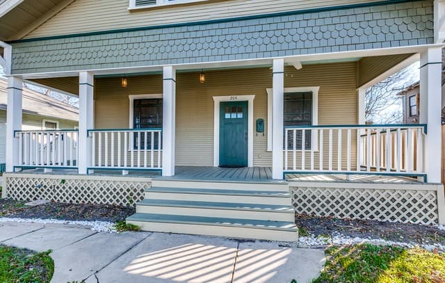 2-bedroom rental at 204 Queen Anne in San Antonio, TX — photo 2