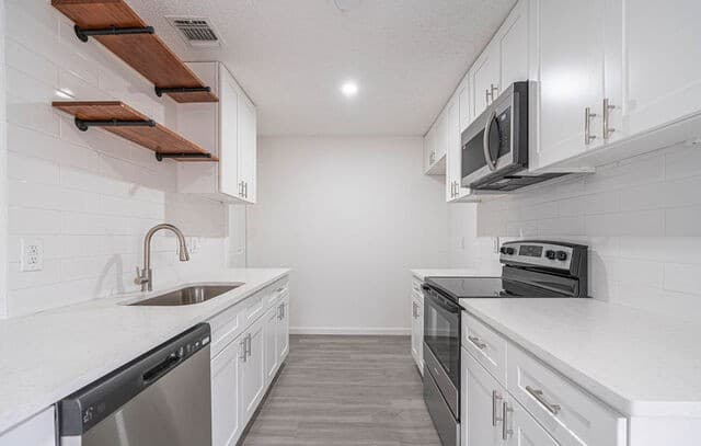 4-bedroom rental at 9131 Valley Ridge in San Antonio, TX — photo 4