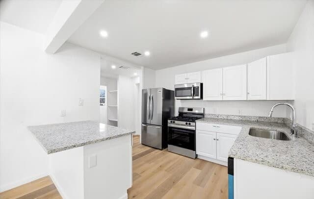 3-bedroom rental at 2243 Hays in San Antonio, TX — photo 5