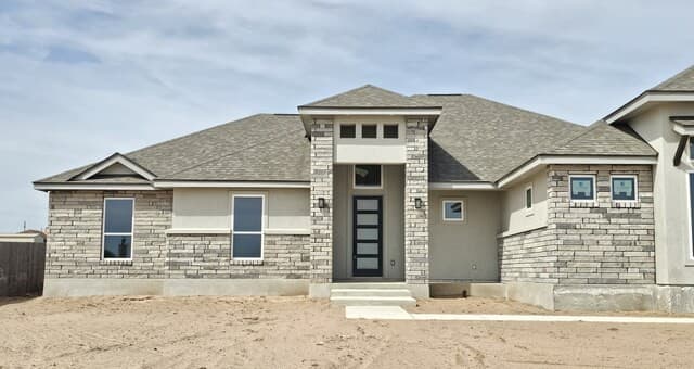 3-bedroom rental at 105 Oakmont Ln in La Vernia, TX — photo 2