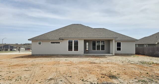 3-bedroom rental at 105 Oakmont Ln in La Vernia, TX — photo 4