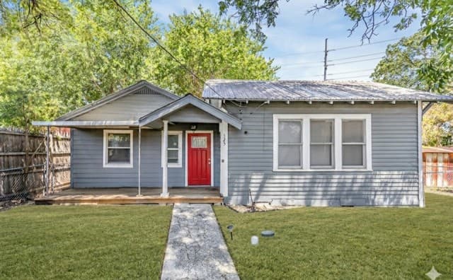 2-bedroom rental at 525-527 McKinley in San Antonio, TX — photo 1