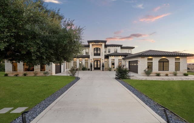 5-bedroom rental at 1178 Mystic Pkwy in Spring Branch, TX — photo 4