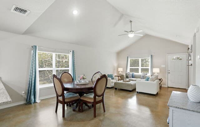 3-bedroom rental at 341 Ridge in Spring Branch, TX — photo 5
