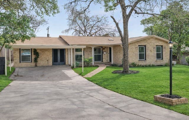 3-bedroom rental at 130 Dawnridge in San Antonio, TX — photo 1