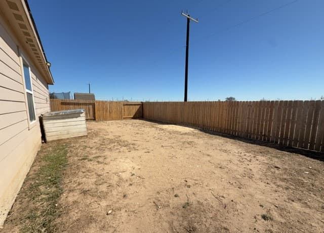 4-bedroom rental at 15134 Silver Tree in Von Ormy, TX — photo 5