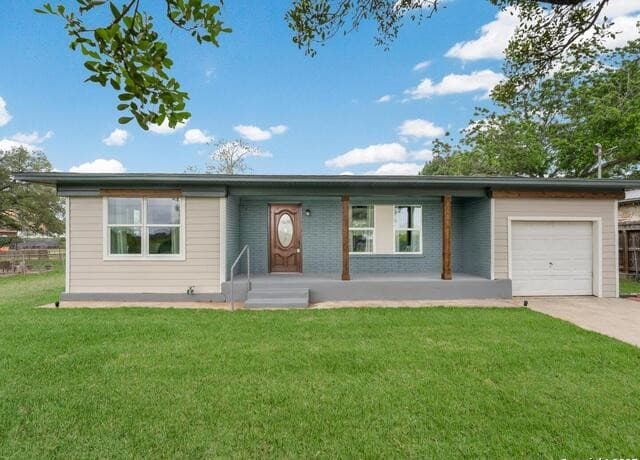 3-bedroom rental at 10246 Loop 106 in Adkins, TX — photo 1