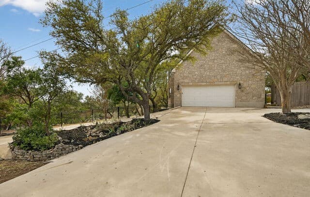 4-bedroom rental at 257 Deer Cross in San Antonio, TX — photo 2