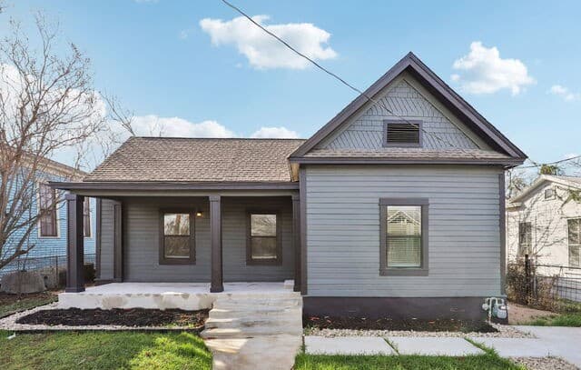 3-bedroom rental at 826 Dawson in San Antonio, TX — photo 2