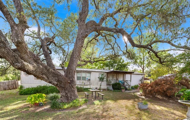 3-bedroom rental at 23805 Hackberry Point in San Antonio, TX — photo 4
