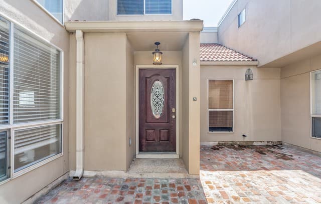 2-bedroom rental at 201 W Craig Unit APT N in San Antonio, TX — photo 3