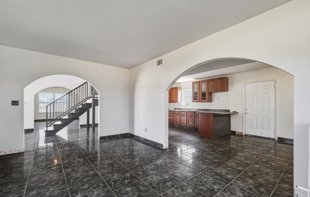 4-bedroom rental at 17896 Pleasanton Rd in San Antonio, TX — photo 5