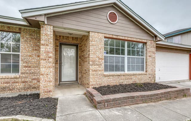 3-bedroom rental at 3522 Eagle in San Antonio, TX — photo 1