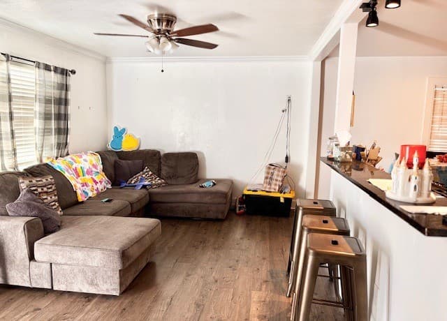 3-bedroom rental at 239 Jewell in San Antonio, TX — photo 2