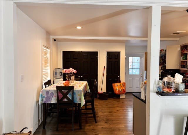3-bedroom rental at 239 Jewell in San Antonio, TX — photo 3