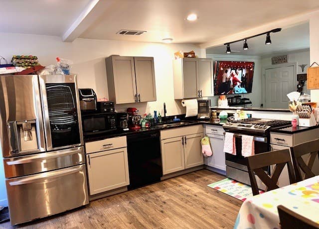 3-bedroom rental at 239 Jewell in San Antonio, TX — photo 4