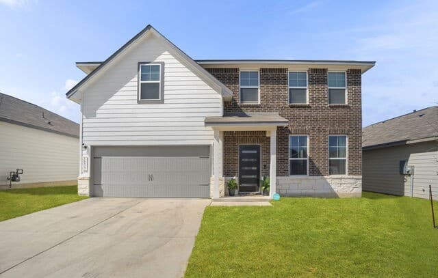 4-bedroom rental at 16523 Rosemary Rdg in Elmendorf, TX — photo 1