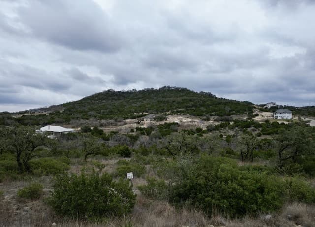 rental at 23518 Basse Cyn in San Antonio, TX — photo 4