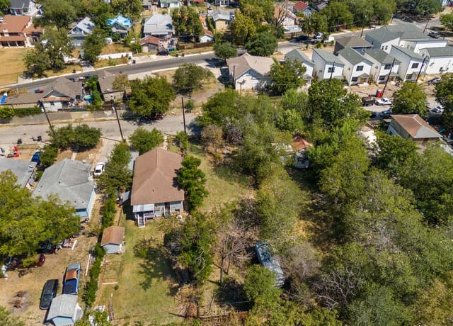 rental at 126 Vine St in San Antonio, TX — photo 5