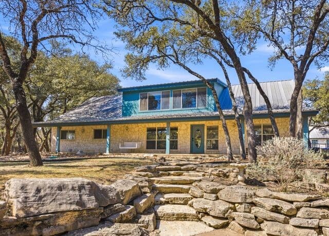 4-bedroom rental at 9035 Fair Oaks Parkway in Boerne, TX — photo 2