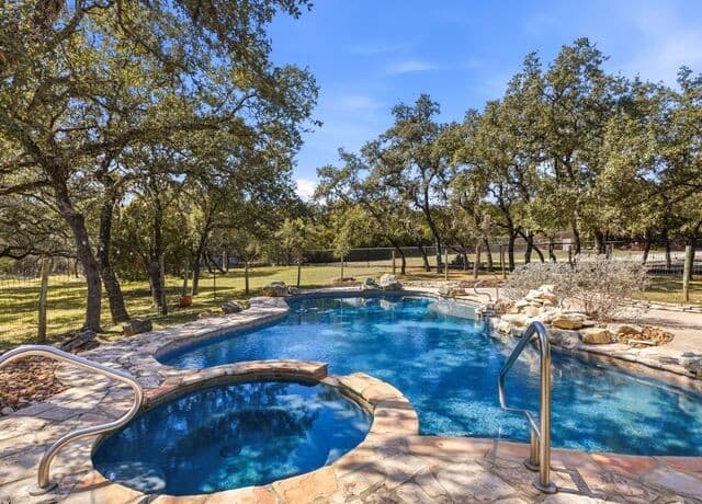 4-bedroom rental at 9035 Fair Oaks Parkway in Boerne, TX — photo 4