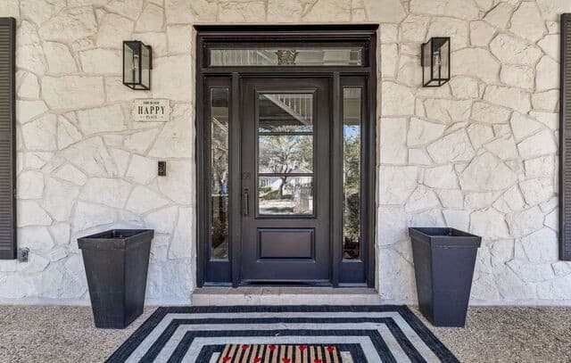 5-bedroom rental at 17343 Fountain Mist in San Antonio, TX — photo 4