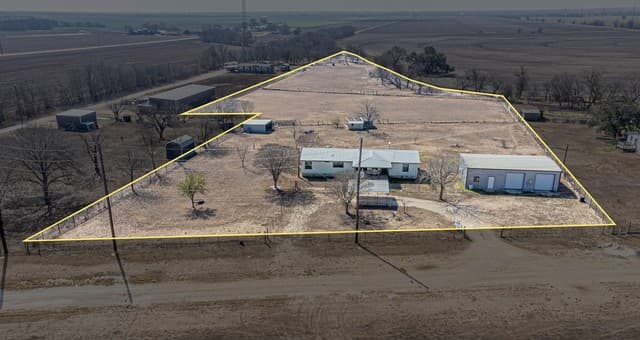 rental at 3124 Hwy 90 E in Castroville, TX — photo 1