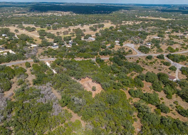 rental at 330 Rayner Ranch in Spring Branch, TX — photo 2