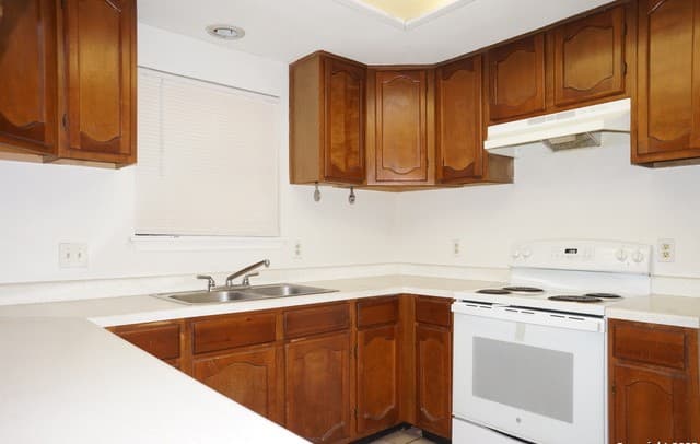 3-bedroom rental at 7222 Rimwood in Live Oak, TX — photo 4
