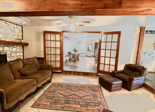 3-bedroom rental at 102 Audrey Alene Dr. in San Antonio, TX — photo 2