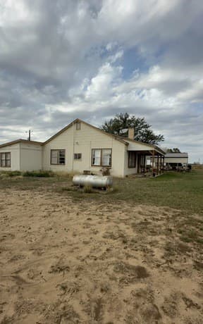 3-bedroom rental at 86 Fm 478 in Floresville, TX — photo 3