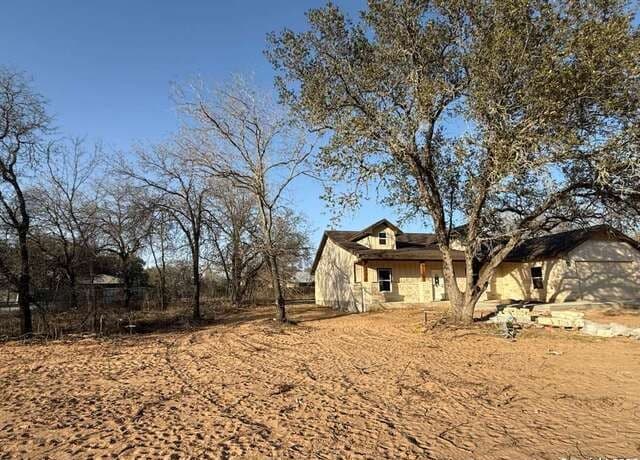 4-bedroom rental at 48 Grey Fox in Poteet, TX — photo 5