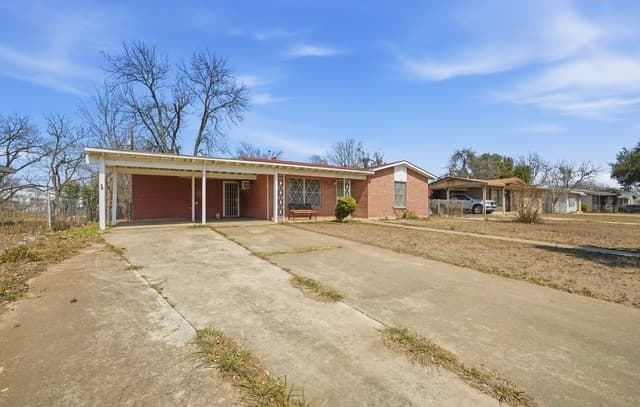 3-bedroom rental at 1619 Kendalia in San Antonio, TX — photo 2