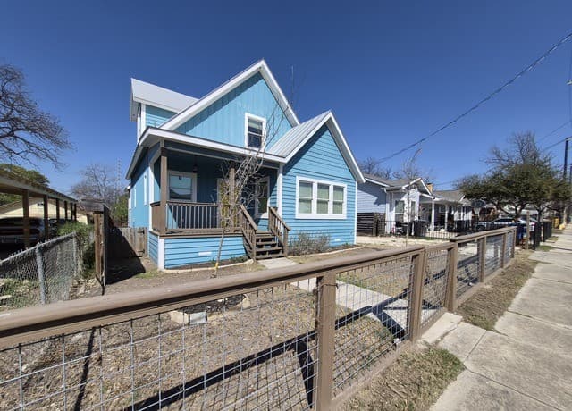 Home for sale at 319 Burleson in San Antonio, TX — photo 2