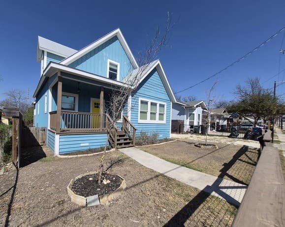 Home for sale at 319 Burleson in San Antonio, TX — photo 3