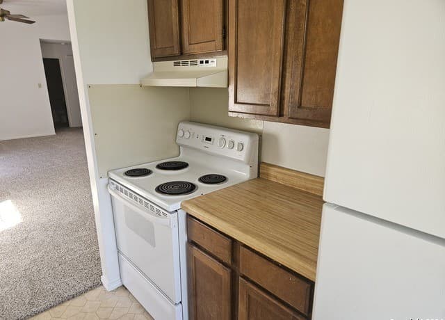 2-bedroom rental at 5319 Ashbury Dr in San Antonio, TX — photo 4