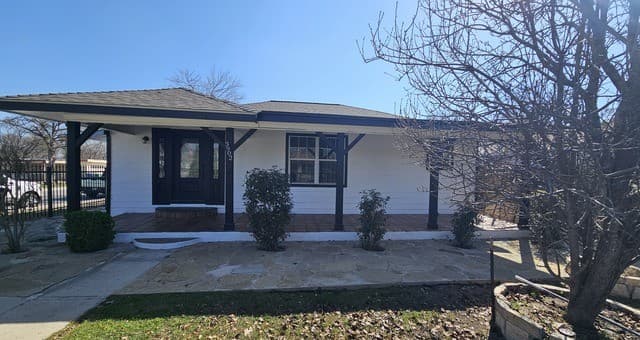 rental at 3902 W Salinas in San Antonio, TX — photo 2
