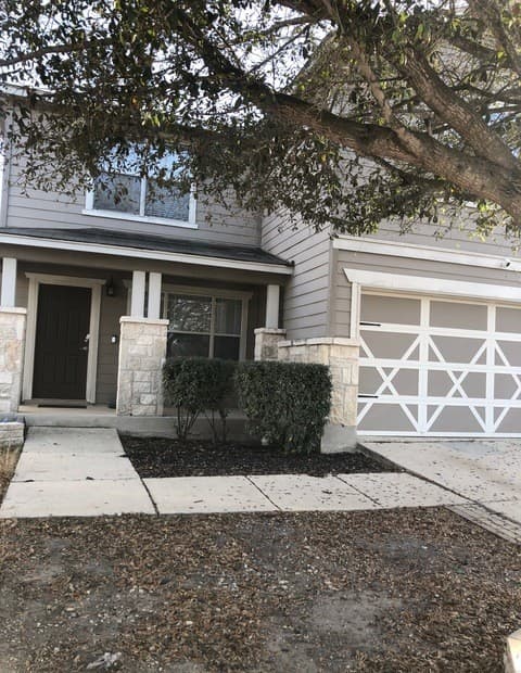 3-bedroom rental at 8755 Sunview in San Antonio, TX — photo 1