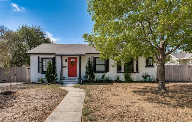 3-bedroom rental at 2018 W Mulberry in San Antonio, TX — photo 1