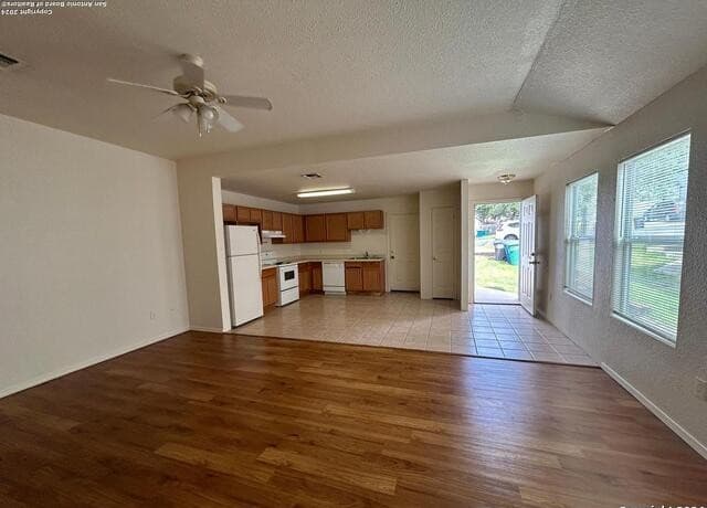 2-bedroom rental at 4409 Terra Summit Rd in San Antonio, TX — photo 2