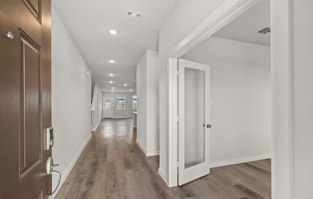 4-bedroom rental at 8307 Smithers Avenue in San Antonio, TX — photo 2
