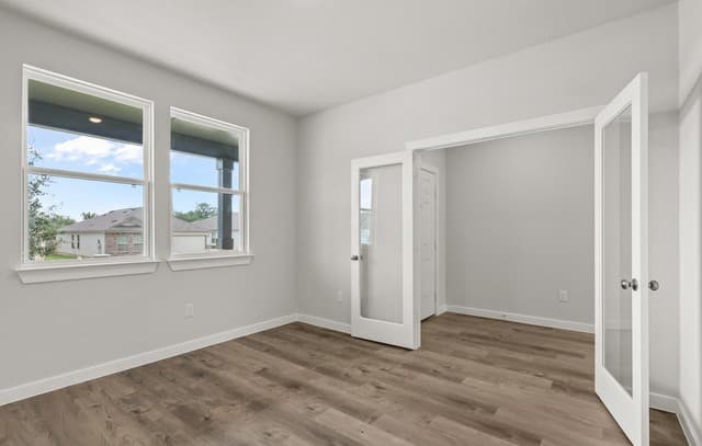 4-bedroom rental at 8307 Smithers Avenue in San Antonio, TX — photo 4
