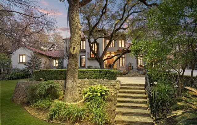 6-bedroom rental at 829 Contour Drive in San Antonio, TX — photo 1