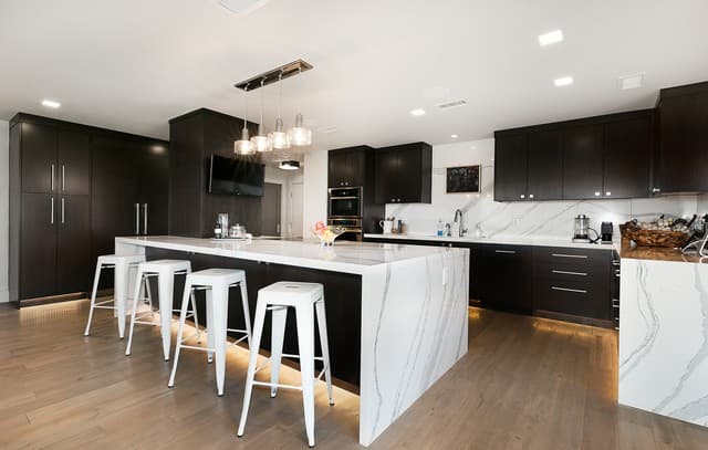 2-bedroom rental at 700 E Hildebrand Unit APT 1301 in San Antonio, TX — photo 5
