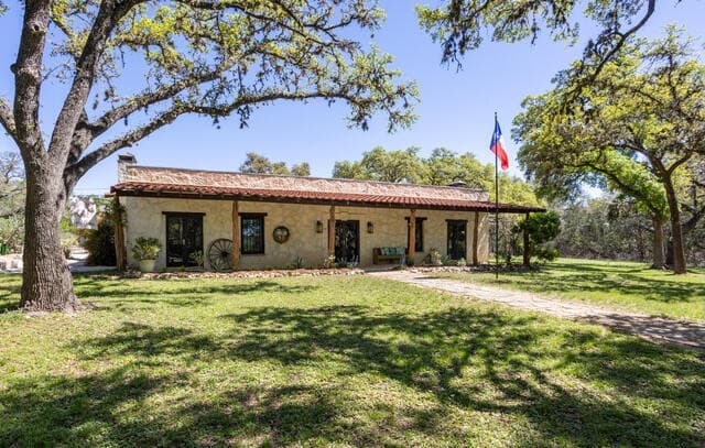 3-bedroom rental at 132 Ridge in Boerne, TX — photo 1