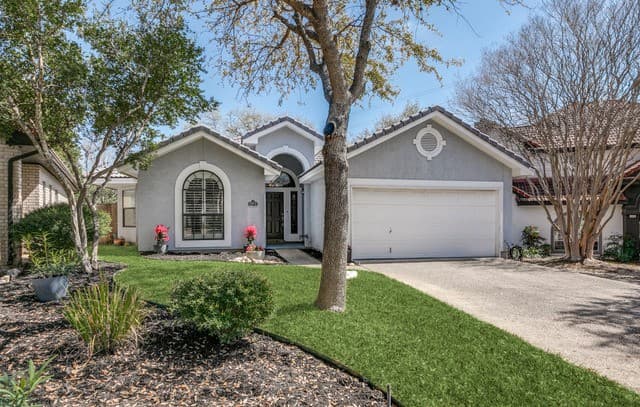 3-bedroom rental at 19102 E Birdsong in San Antonio, TX — photo 3