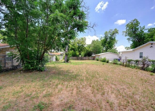 rental at 234 Russell in San Antonio, TX — photo 4